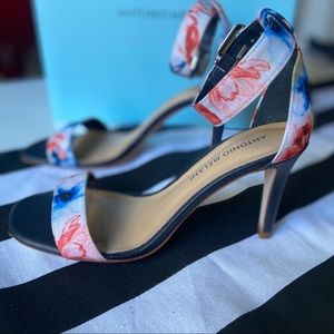 ANTONIO MELANI Blue Floral Ankle Strap Sandals size 7.5